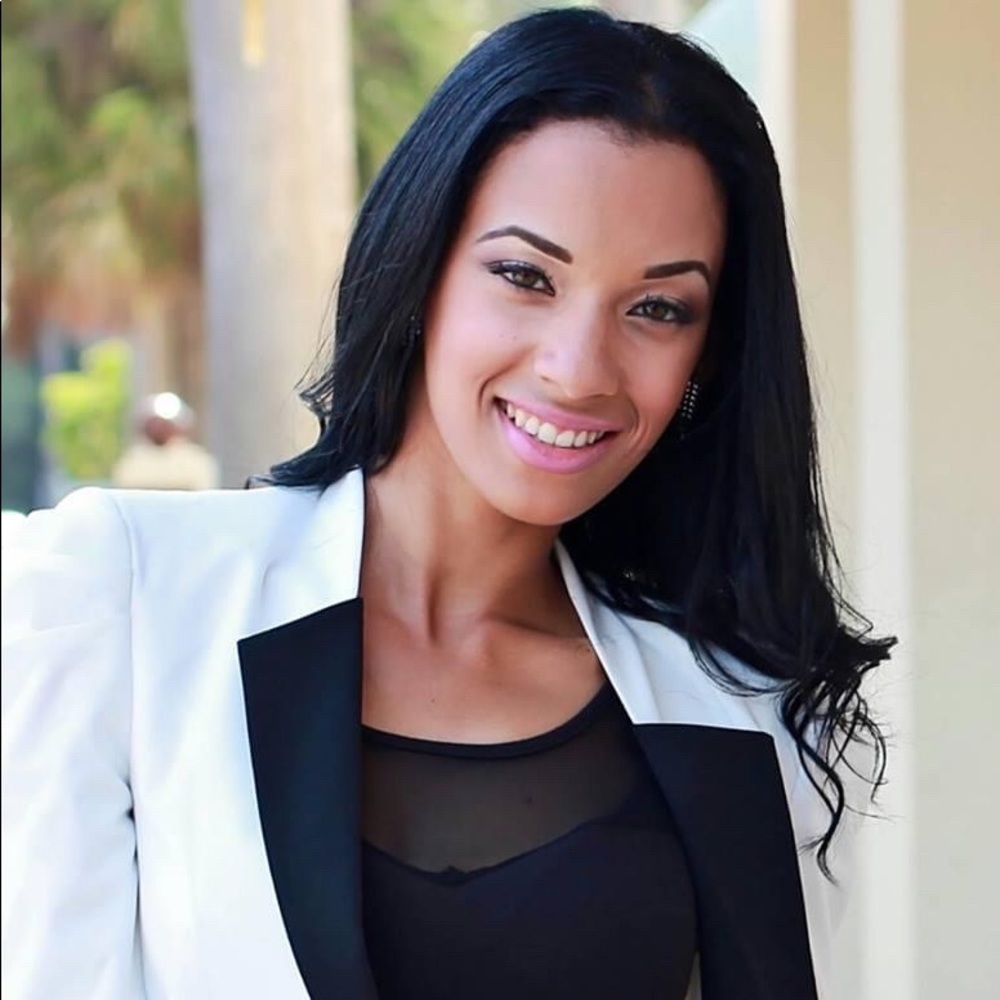 Meet your Posher, Crystal